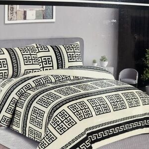 Elegant Black and Cream Greek Key Duvet Cover Set